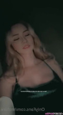 AI Blonde Jisoo BLACKPINK shows her nude boobs on selfie video / 인공 지능 지수 블랙핑크 스트립 쇼