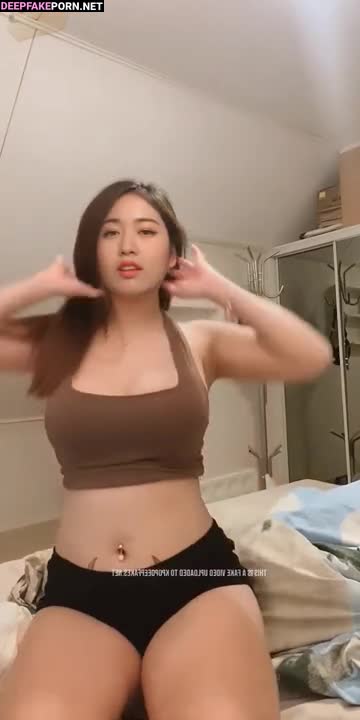 Watch FAKE Yujin from IZ*ONE | IZONE films a teasing selfie video 아이즈원 안유진 가짜 포르노 Deepfake Porn Videos | xDeepFade.