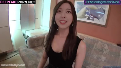 Guy called a professional slut - Yuna came to him / 유나 있지 [real fake]