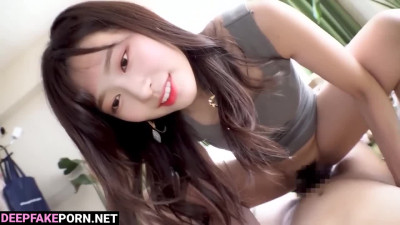 Using キムミンジュ Minju in all poses is amazing IZ*ONE アイズワン K-pop ケー・ポップ