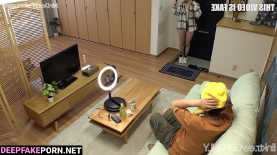 Ugly man picked up her from the street - Kim Lip face swap // 김립 이달의 소녀