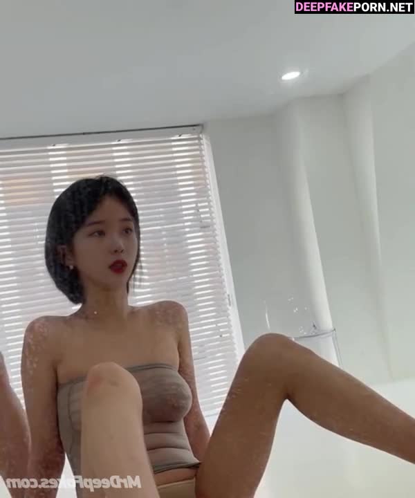 Watch Glamour lady getting handjob from her boy, IU face swap (아이유 진짜 가짜) Deepfake Porn Videos | xDeepFade.