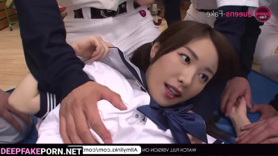 Japanese schoolgirl had fun with classmates, Yui Aragaki (あらがき ゆい 本物の偽物)