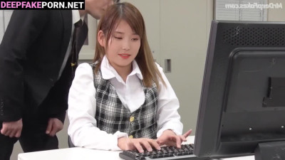 New shy secretary IU was fucked on the work table, ai (아이유 연예인 섹스)