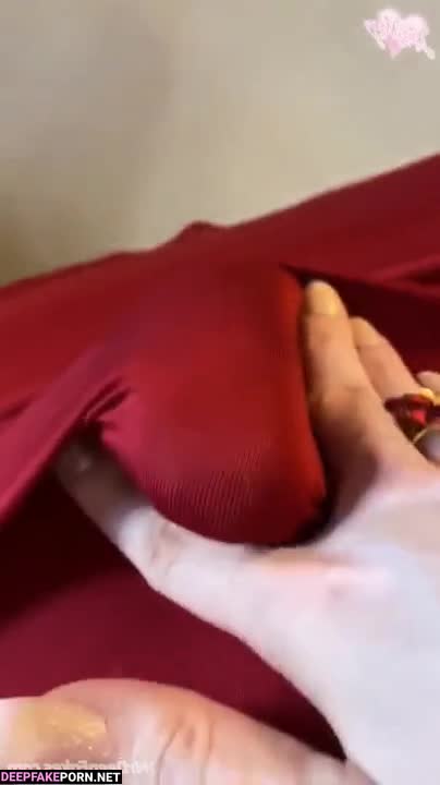 Watch Li Bingbing/李冰冰 is sexy shemale and shows big cock deepfake/智能換臉 Deepfake Porn Videos | xDeepFade.